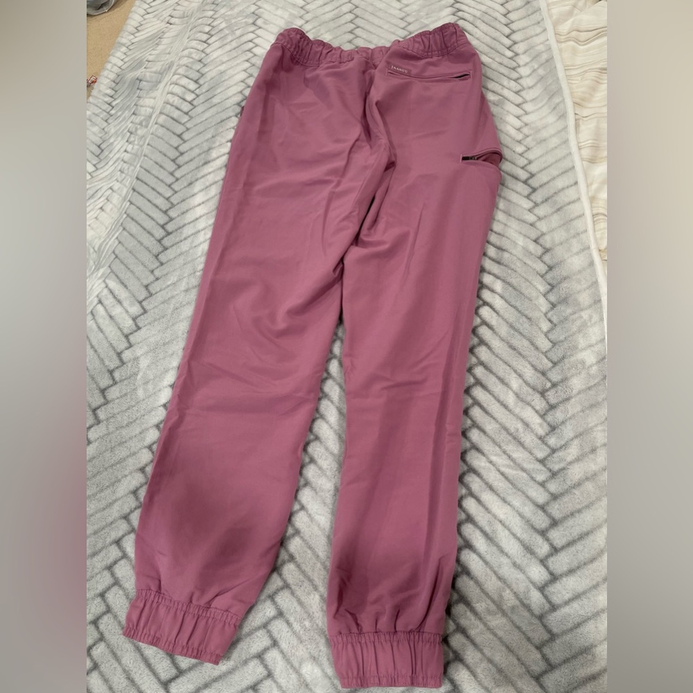 Mauve Jaanuu Scrub Set With Jogger Pants (Xxs Top… - image 8